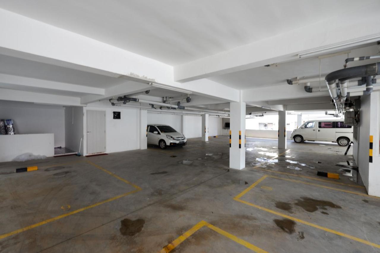 Reddoorz Plus Near Ciputra Mall Simpang Lima Semarang Exterior photo
