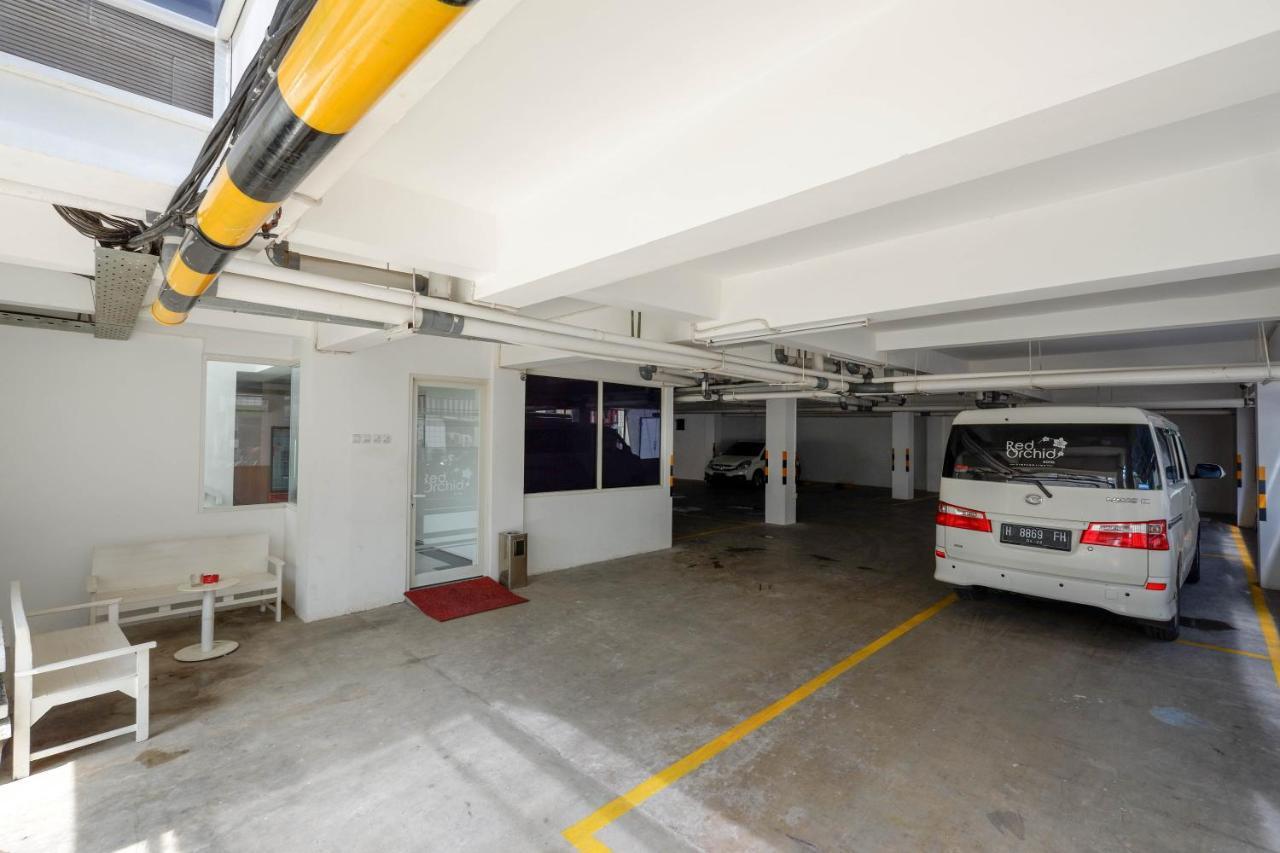 Reddoorz Plus Near Ciputra Mall Simpang Lima Semarang Exterior photo
